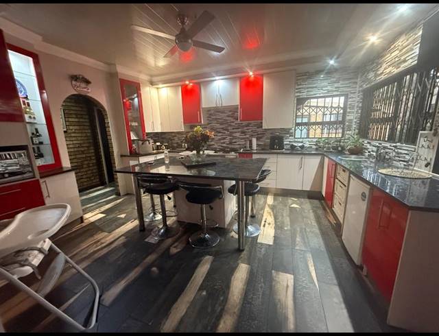 3 BEDROOM HOUSE FOR SALE IN FLORA GARDENS